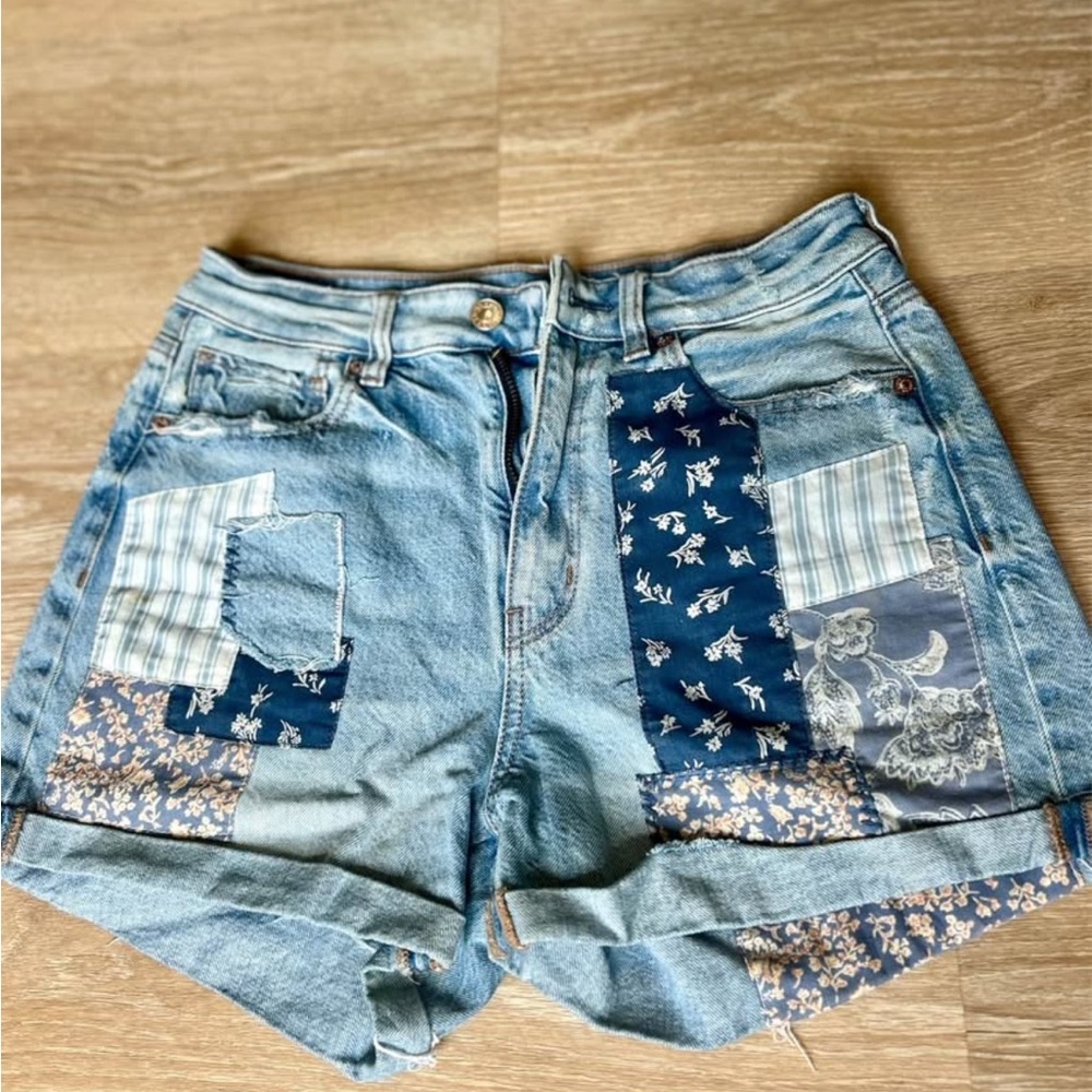 American Eagle Denim Mom Short Patchwork Size 2